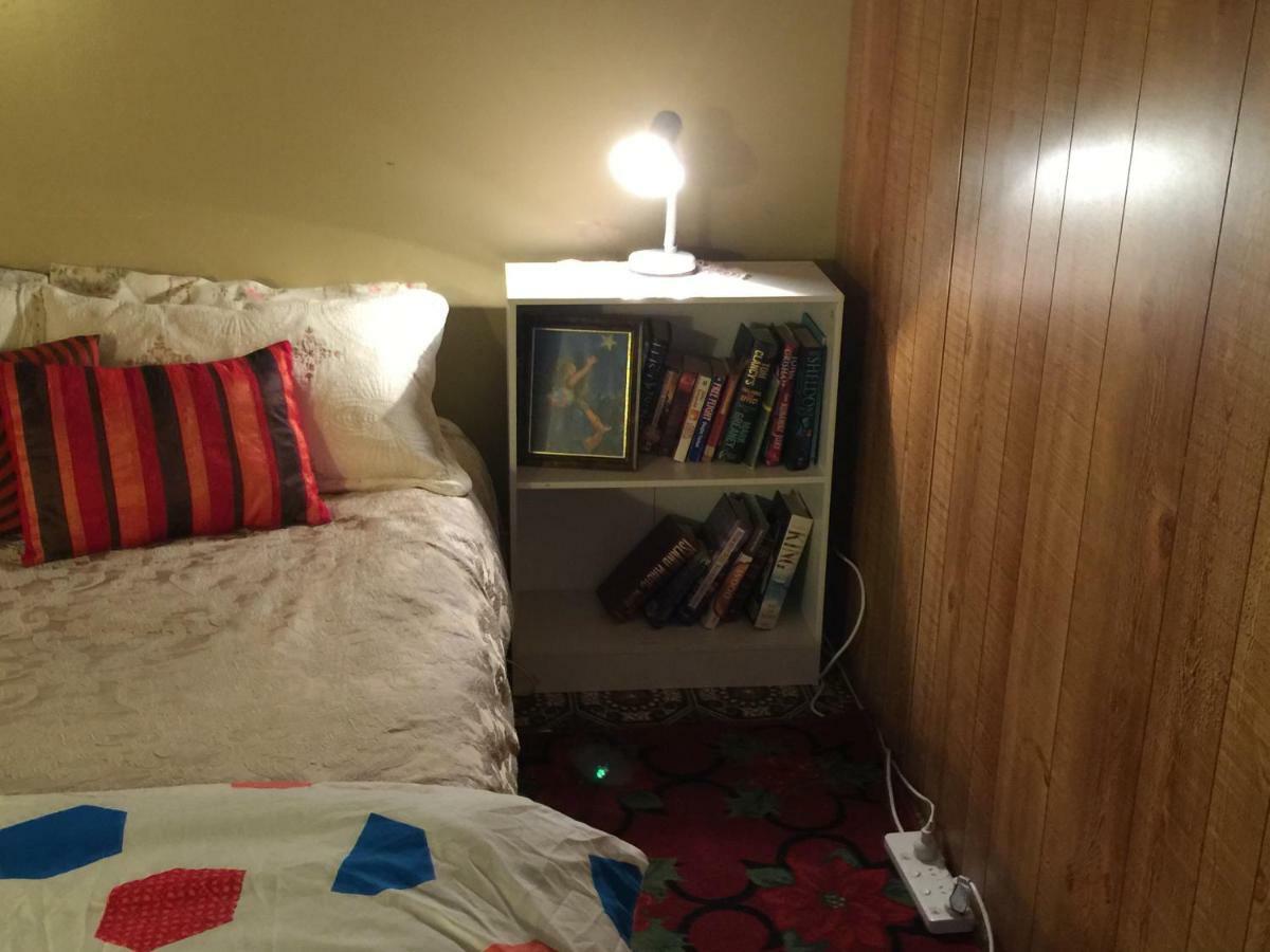 غولبورن Fireside Inn Guesthouse المظهر الخارجي الصورة